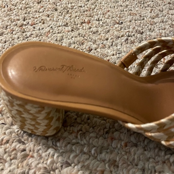 Universal Thread Sandals - Picture 2 of 3